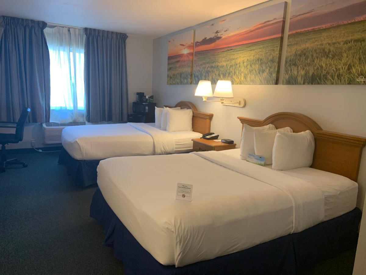 Days Inn By Wyndham Osage Beach Lake Of The Ozarks Exterior photo