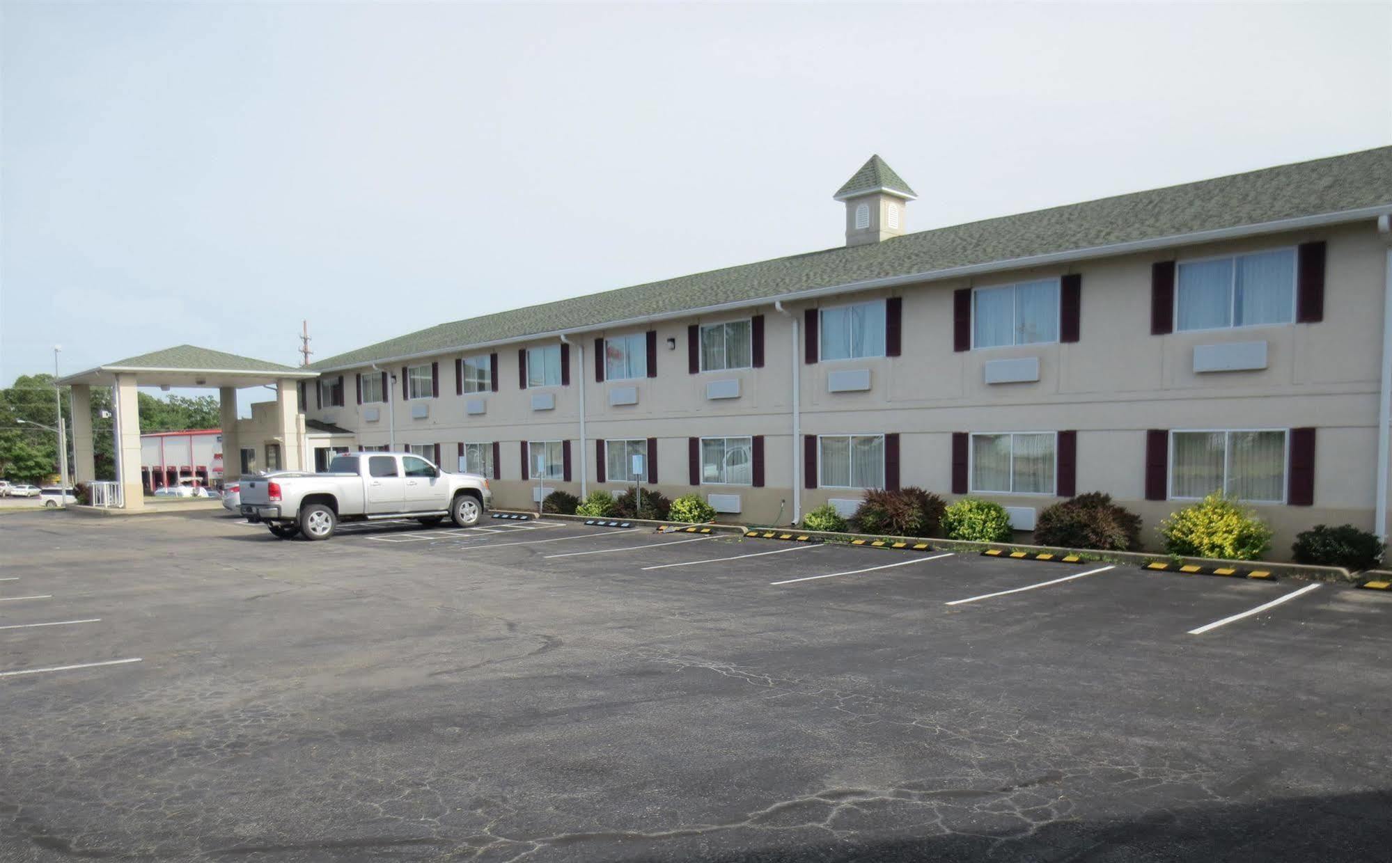Days Inn By Wyndham Osage Beach Lake Of The Ozarks Exterior photo